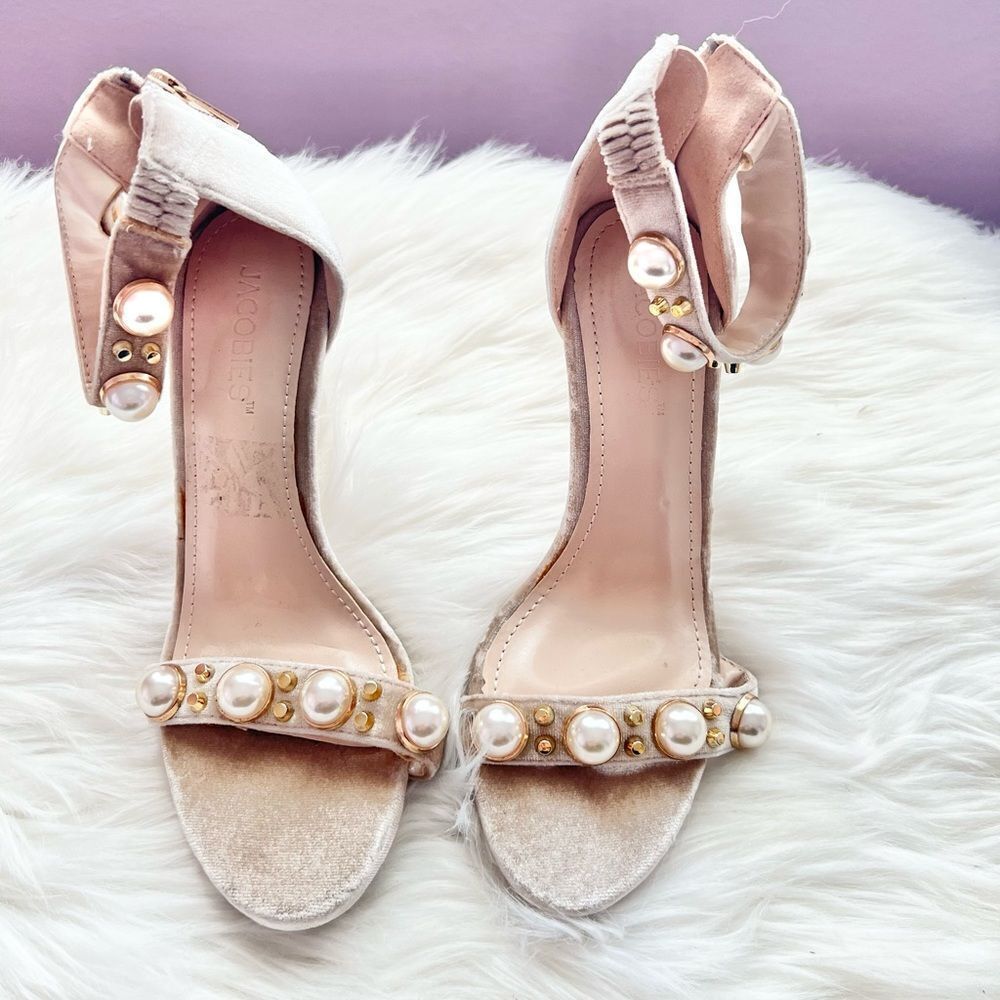 Jacobies velvet heels 